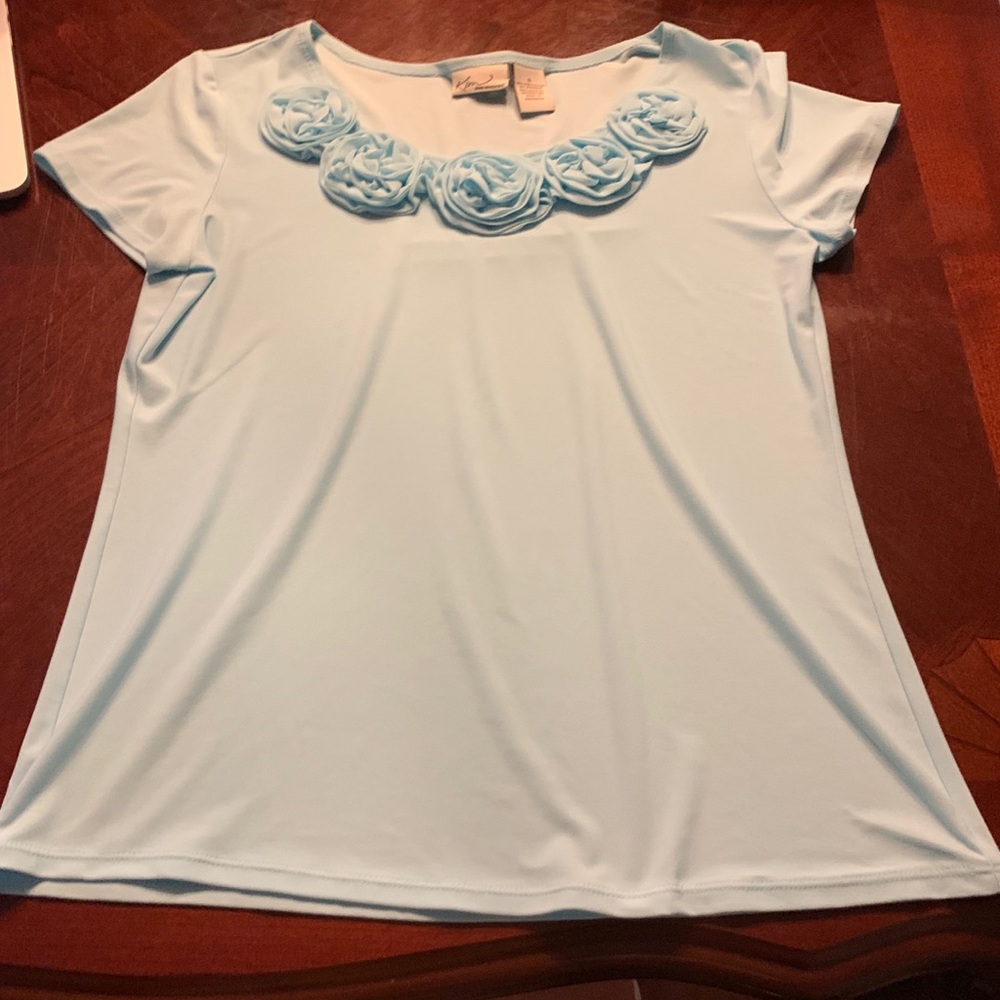 Blue rose shirt NWOT